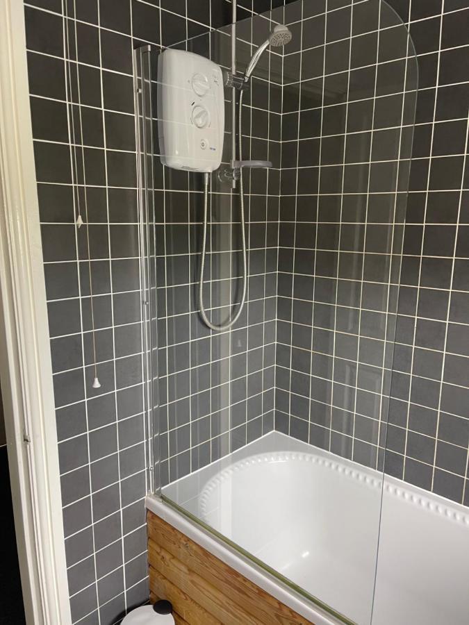 House Number 12 Sleeps Up To 4 With Smart Tvs In Every Room Wellington  Zewnętrze zdjęcie